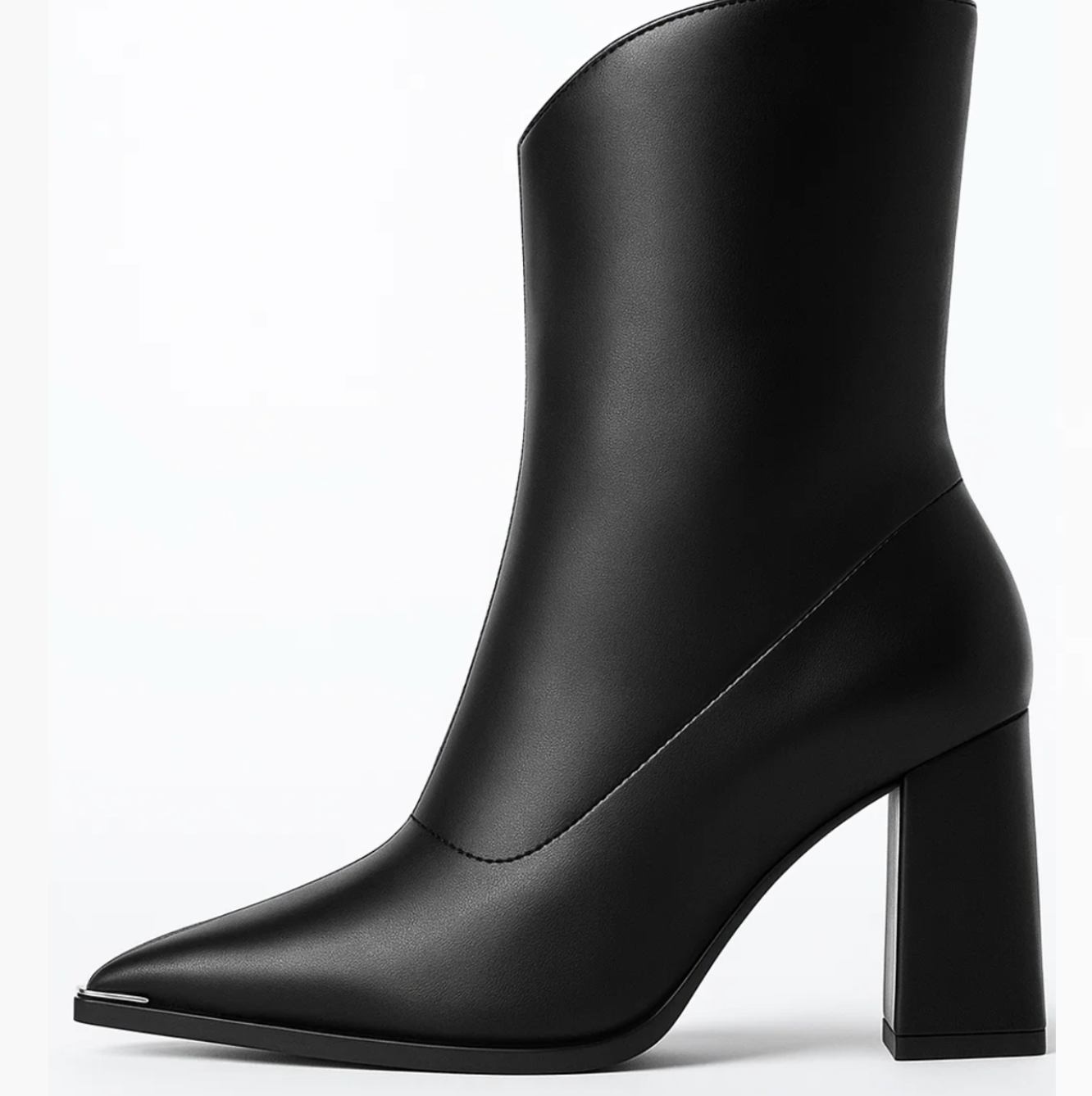 Spetsiga läderstövlar